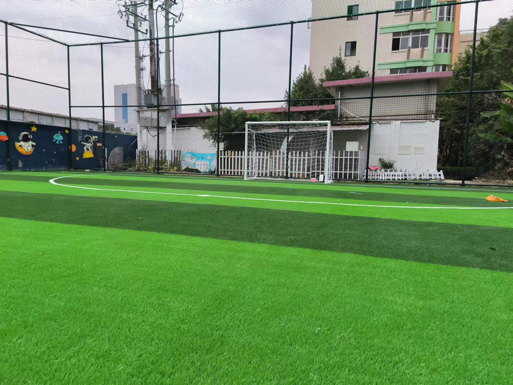 人造草坪足球場